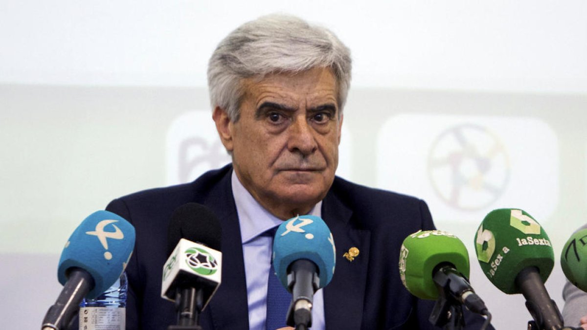 Pedro Rocha assumeix la presidència interina de la Federació Espanyola de Futbol per la suspensió de Rubiales