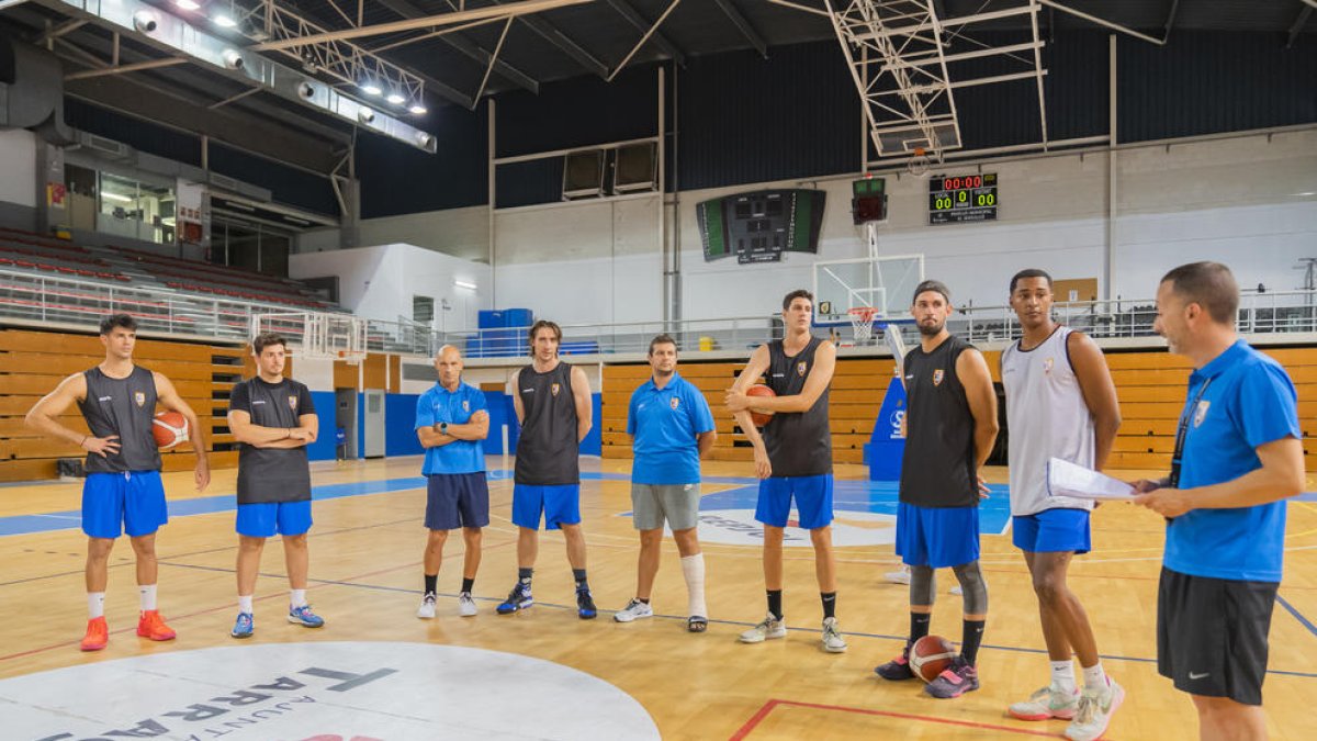 El CB Tarragona torna a la feina per preparar una temporada exigent