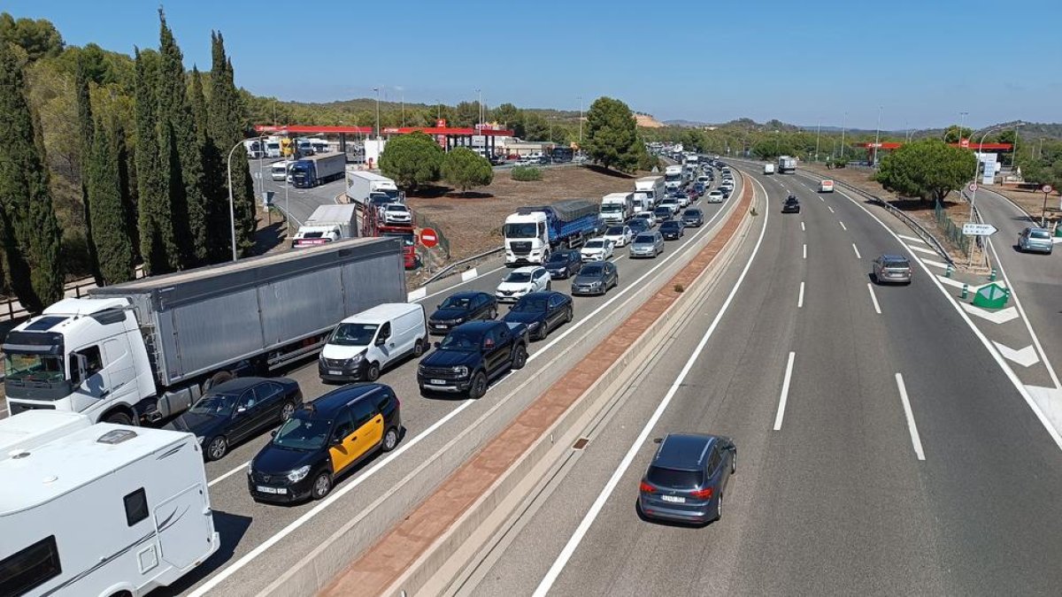 Retencions quilomètriques a l'AP-7 entre Torredembarra i Amposta per un accident