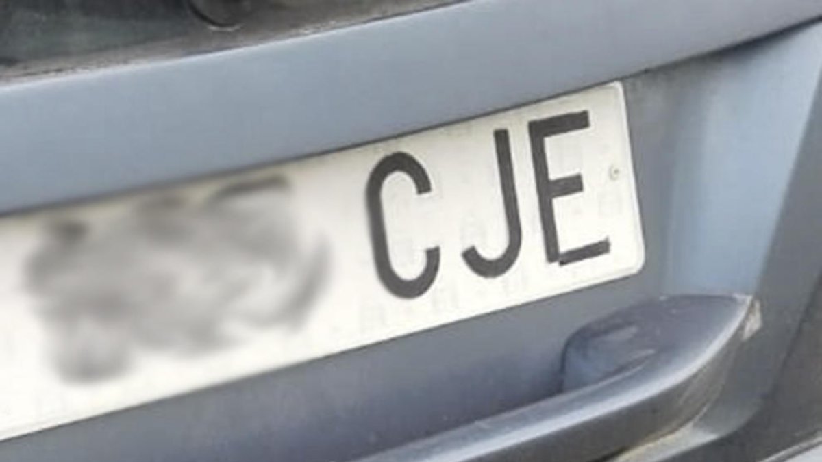 Detienen a dos hombres en el Baix Penedès por falsificación documental y conducir sin carnet