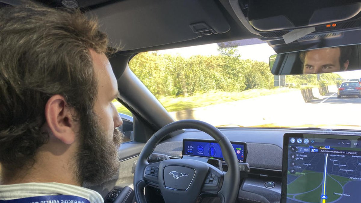 La tecnología para conducir sin manos llegará a España dentro de unos meses de la mano de Ford