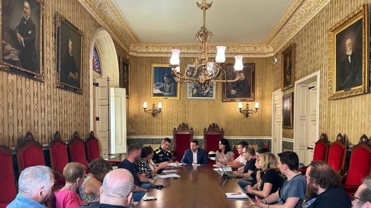 La Federació de Veïns Segle XXI transmet les seves preocupacions a l'Ajuntament