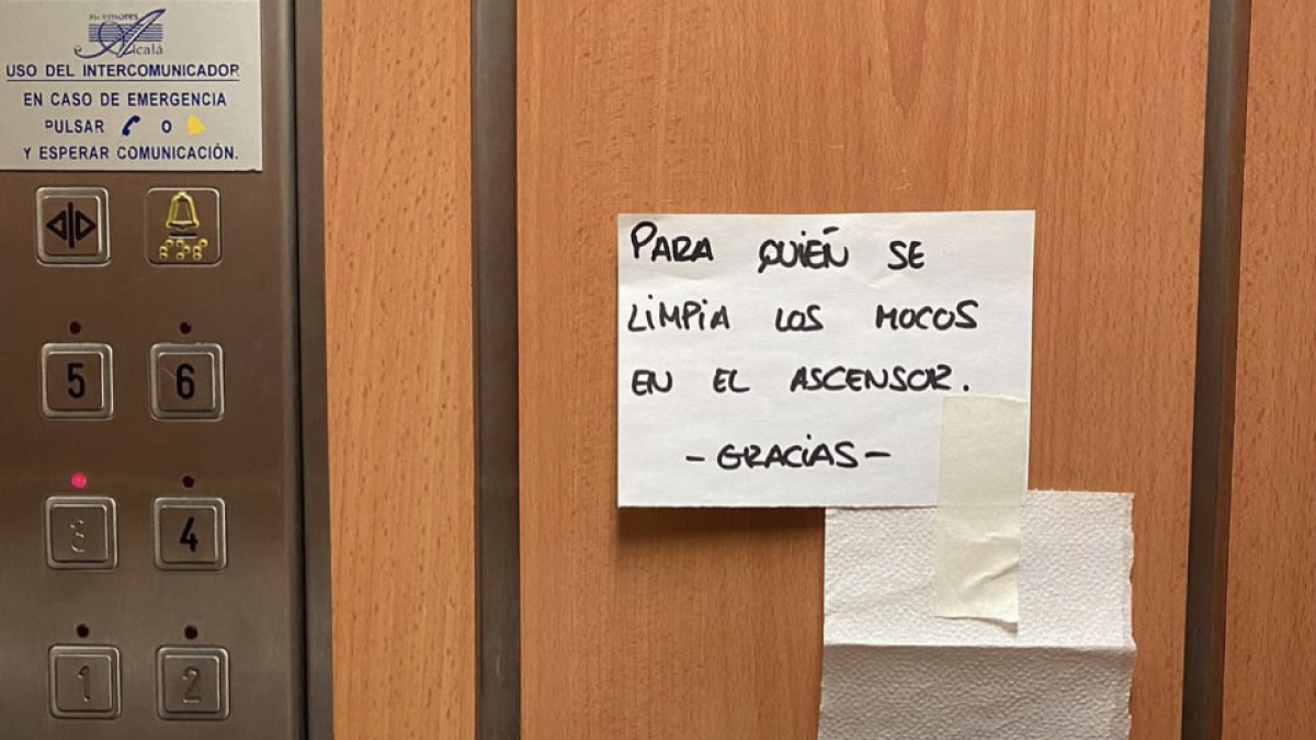 Una veïna de Madrid enganxa paper higiènic al seu ascensor i el motiu es torna viral