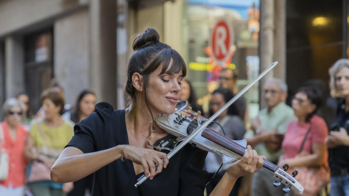 Astrid Torrente deslumbra Reus con su violín