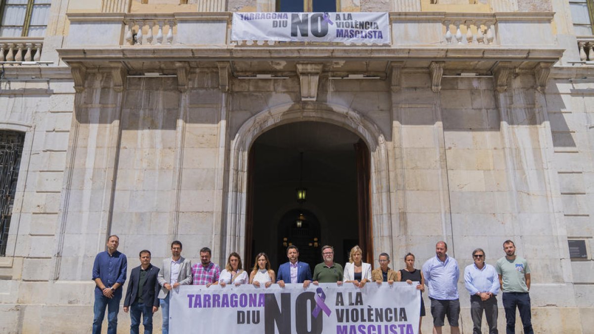 Tarragona condena un nuevo crimen de violencia machista en Barcelona
