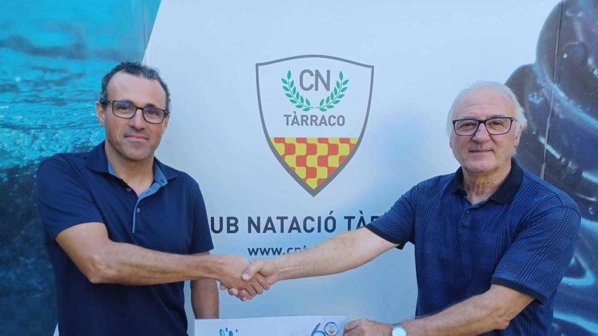 El CN Tàrraco lliura els 700 euros recaptats durant les 24 hores de natació a la Fundació La Muntanyeta