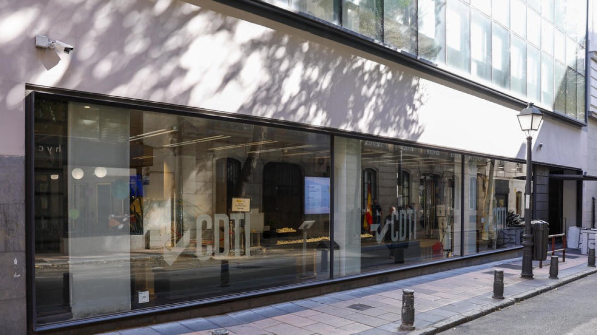 Un fals avís de bomba obliga a desallotjar diversos carrers del centre de Madrid