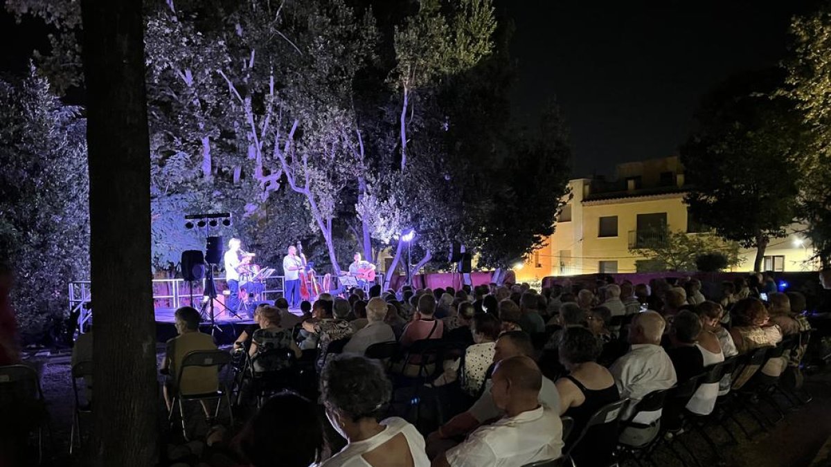 Més de 600 persones gaudeixen dels Dijous d'estiu del Morell