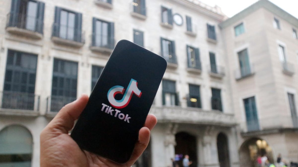 Multa de 345 MEUR a TikTok per infringir les normes de tractament de dades i privacitat dels menors