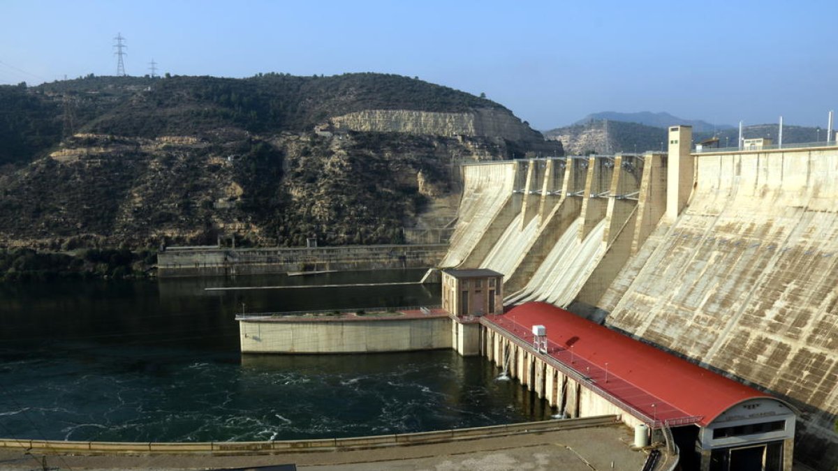 Endesa divulga el plan de emergencia del embalse de Mequinenza que fija como es debido actuar en caso de un incidente