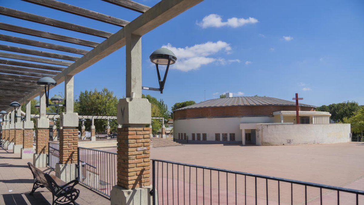 L'AV de Sant Salvador reclama zones d'ombra a la plaça de Pere Anglada del barri tarragoní