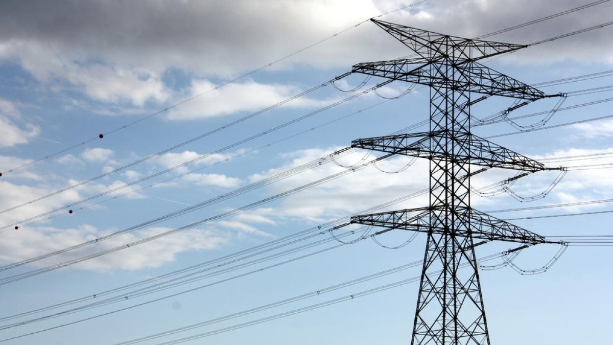 Imagen de una torre eléctrica.