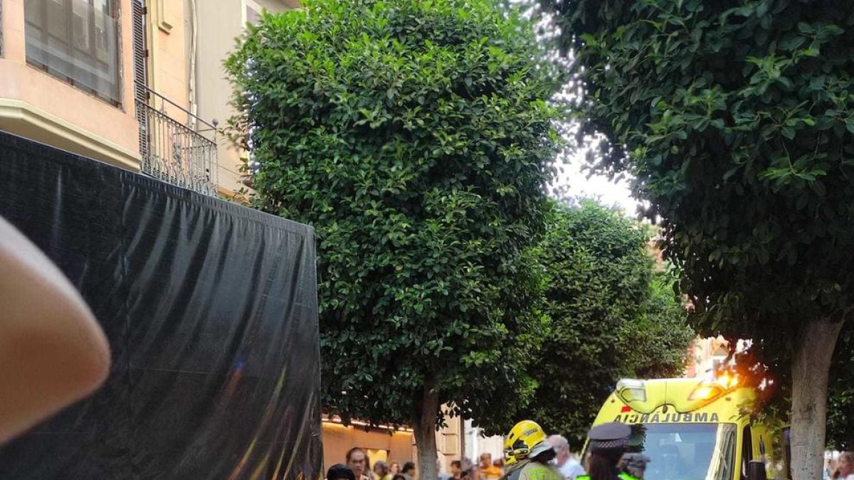 Un motorista herido en un accidente en el ravall de Jesús de Reus