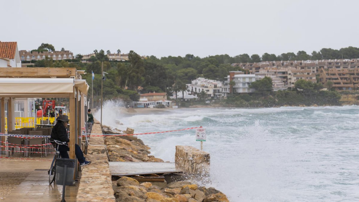 Protecció Civil estén l'alerta per fortes ventades a Tarragona durant el cap de setmana