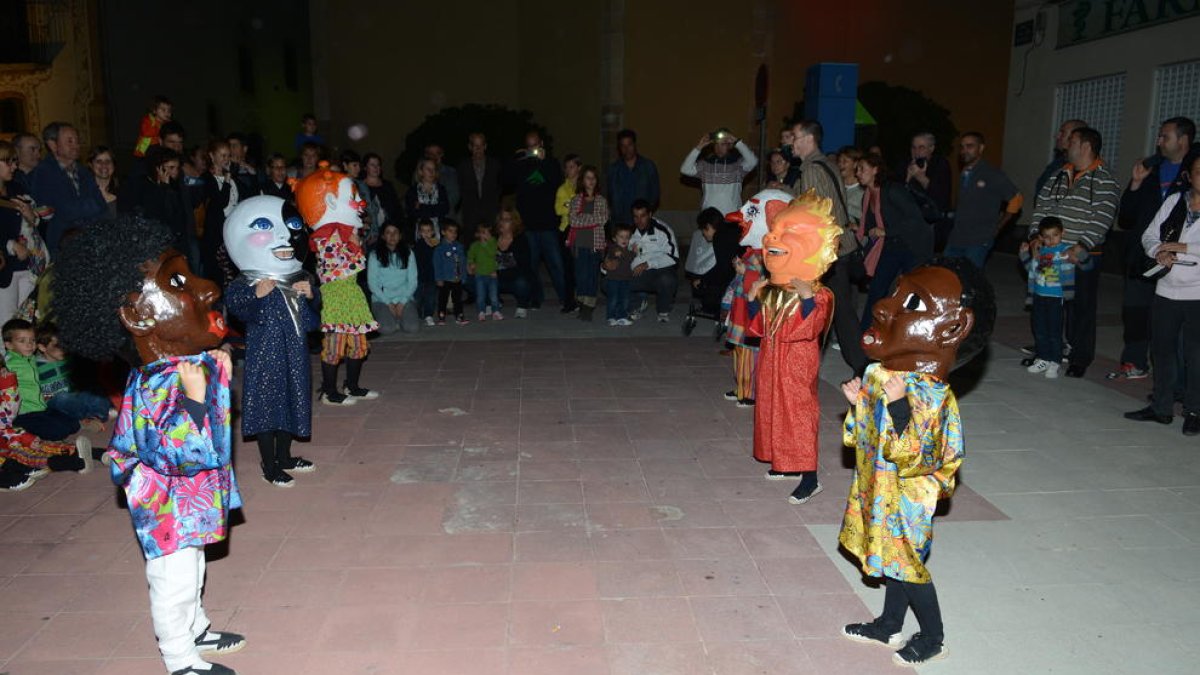 El Ball de Capgrossos pequeños del Morell celebra el 10.º aniversario