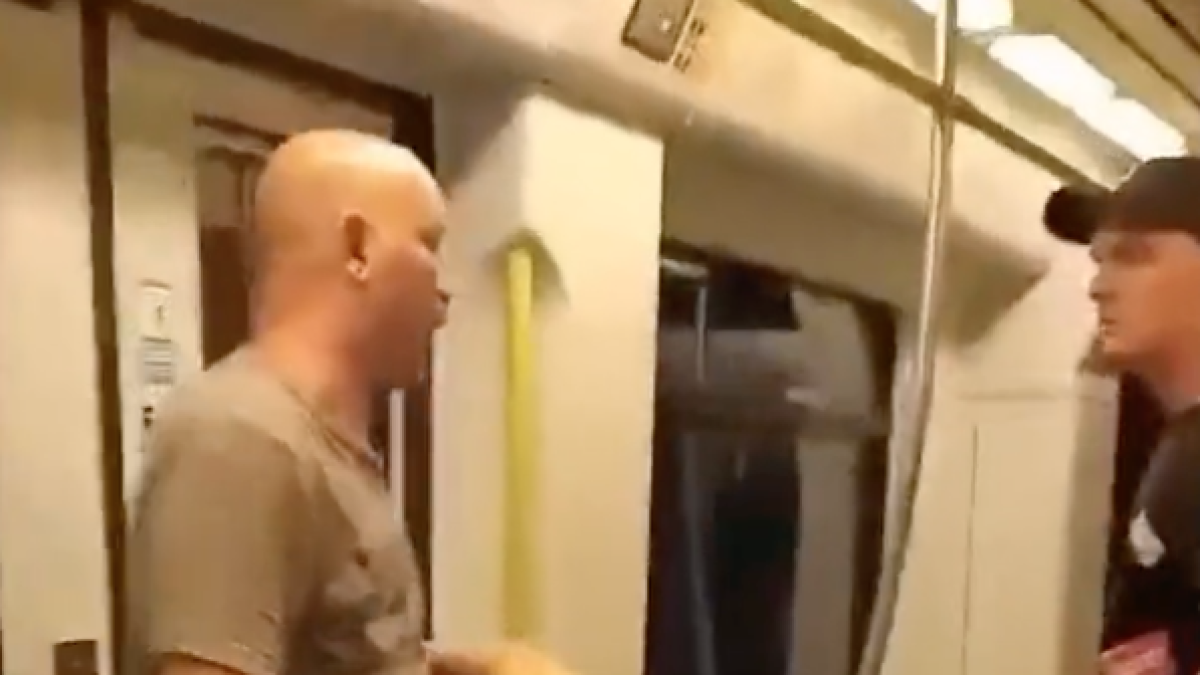 València: Un home es masturba al Metro i agredeix una de les persones que li grava