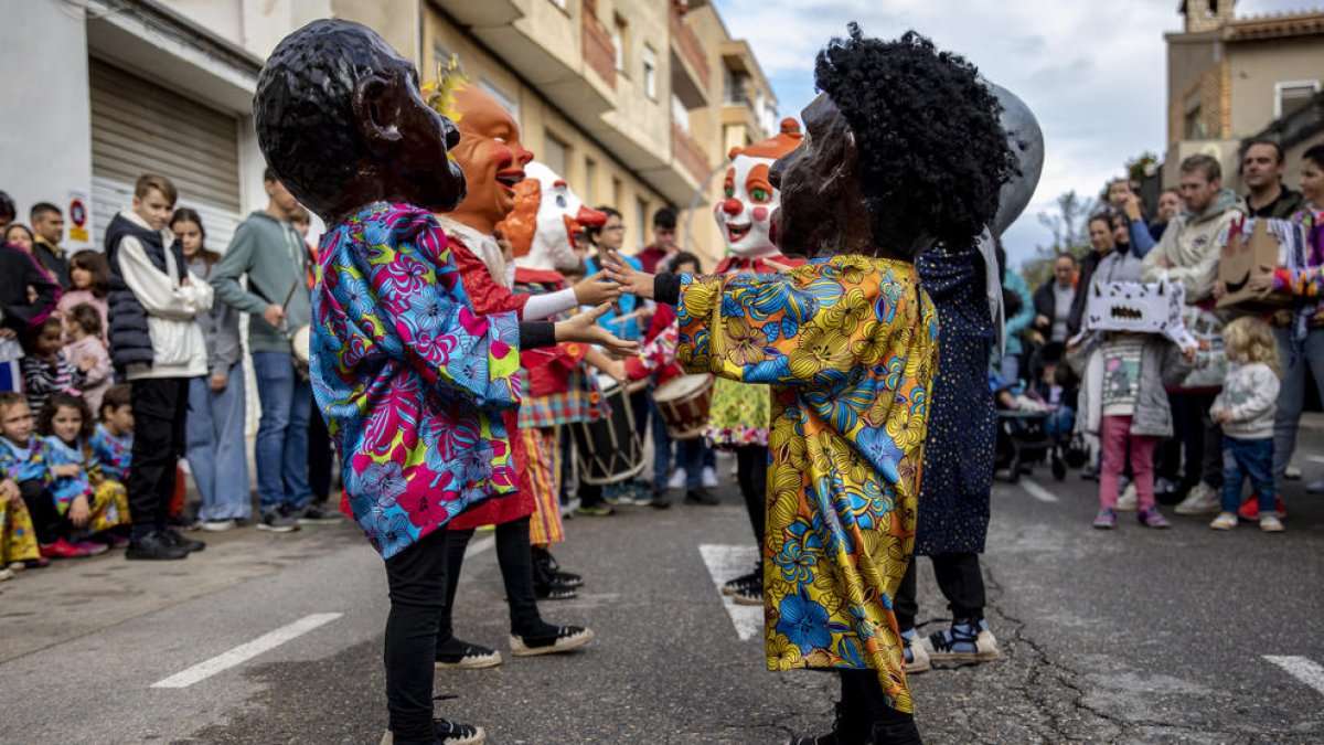Capgrossos y tractores marcan el primer fin de semana de Sant Martí en el Morell