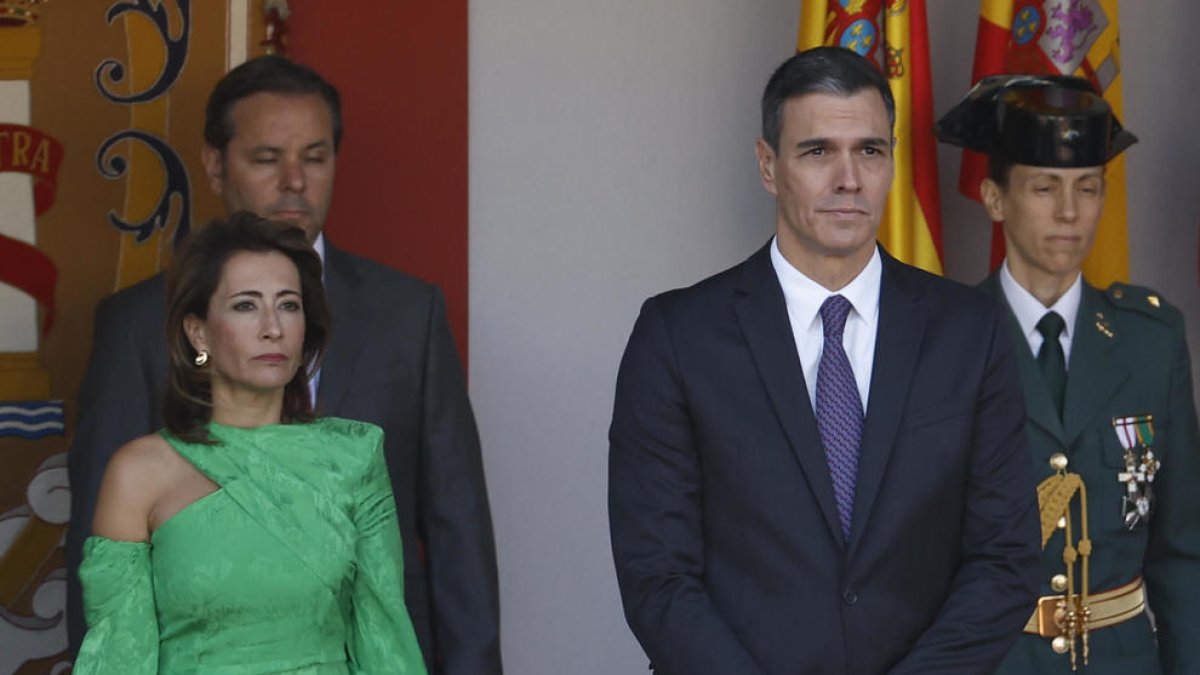 Nova escridassada a Sánchez i crits de «que et voti Txapote» en la desfilada del 12 d'octubre a Madrid