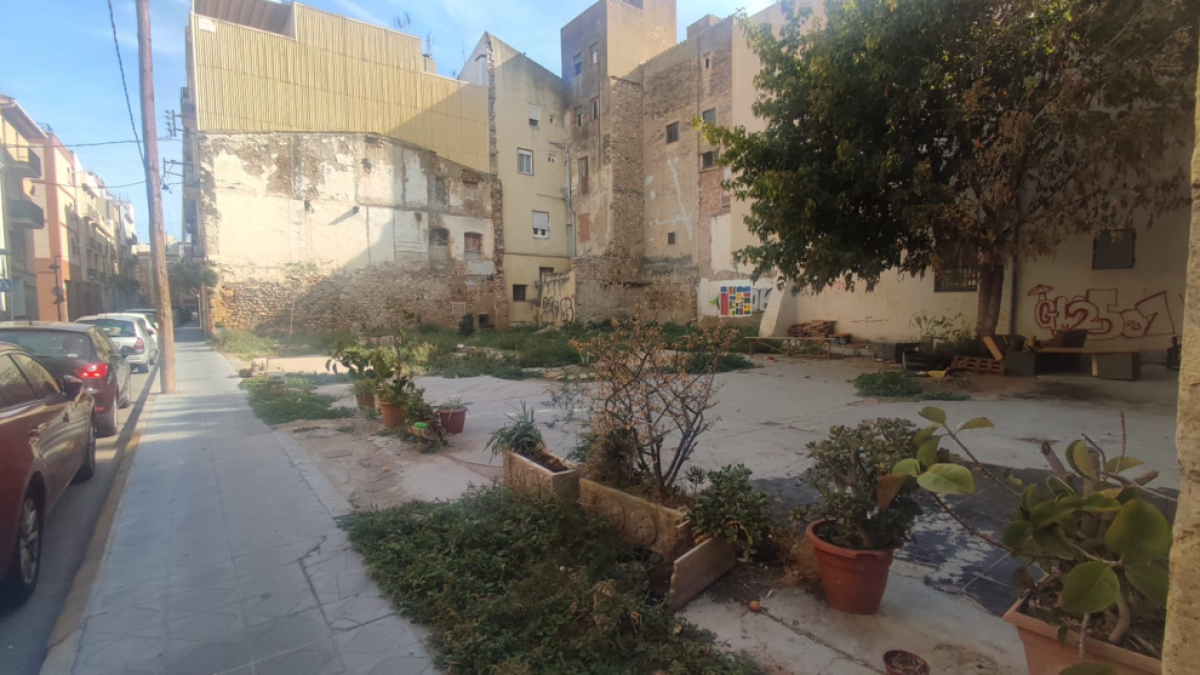 El Ayuntamiento cerrará el solar de la calle de Smith para «evitar su deterioro»