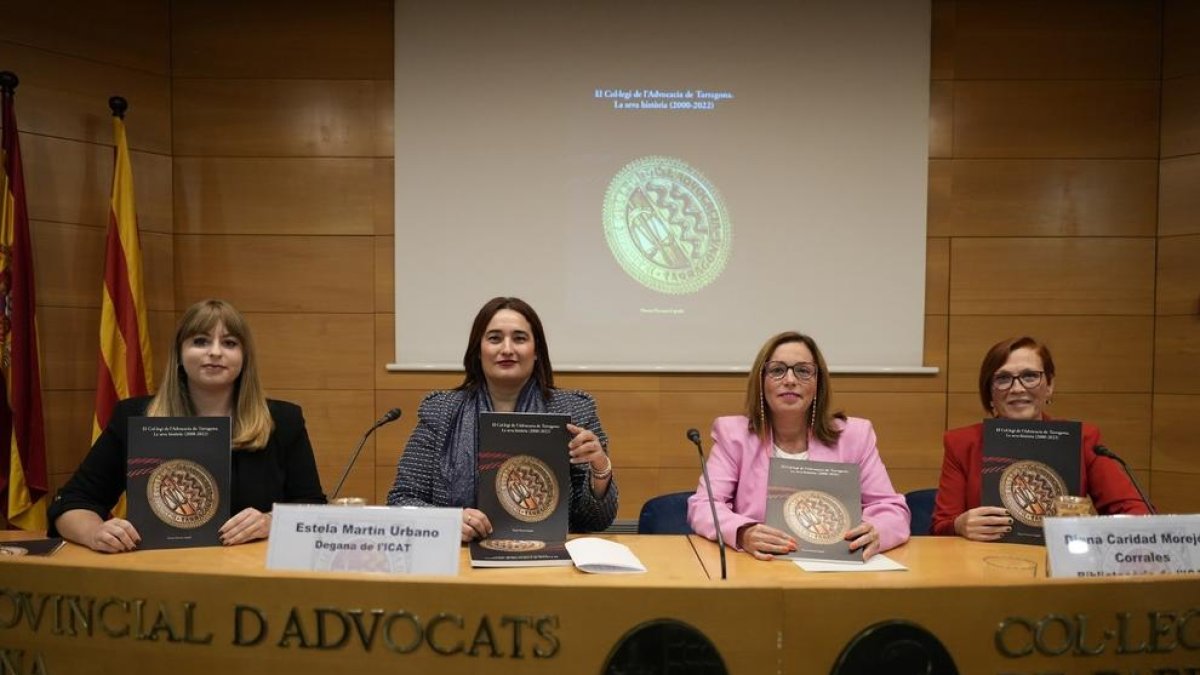 Noemí Navarro plasma en un llibre la història més recent de l'ICAT