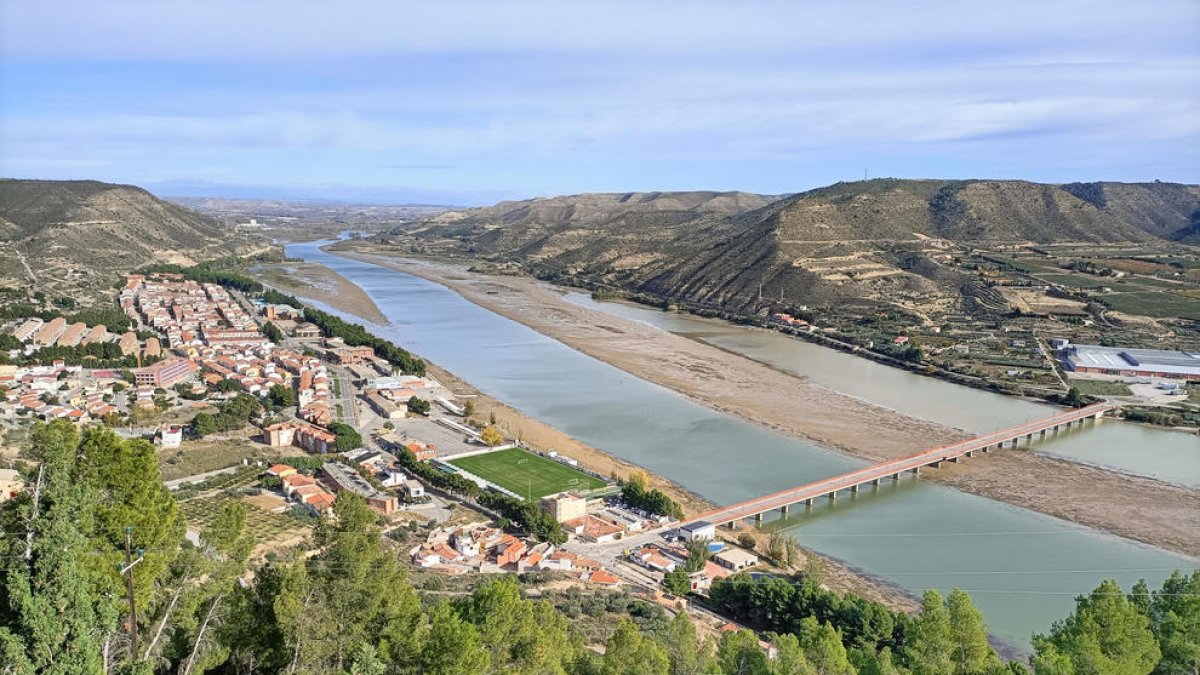 Empieza la prueba piloto para movilizar sedimentos de los pantanos Mequinenza y Riba-roja