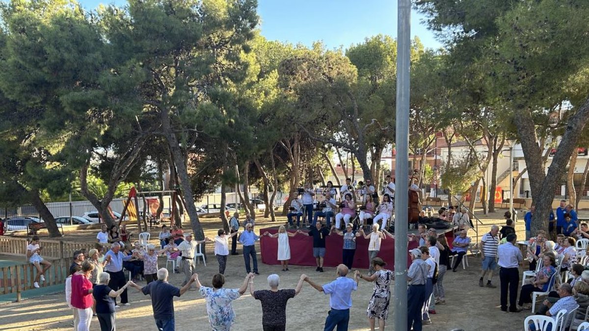 La 40.ª edición del Aplec de la Sardana Villa de Constantí se cierra con una gran participación