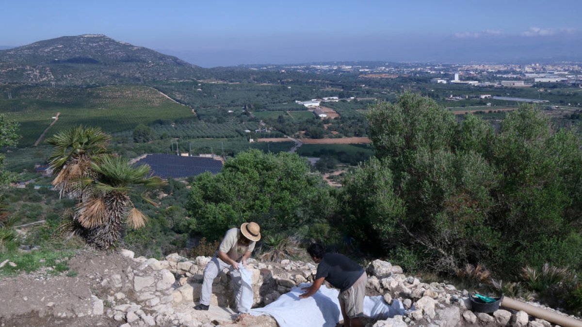 Los arqueólogos siguen excavando en Amposta un poblado ibérico que puede explicar cómo era el delta del Ebro en la época