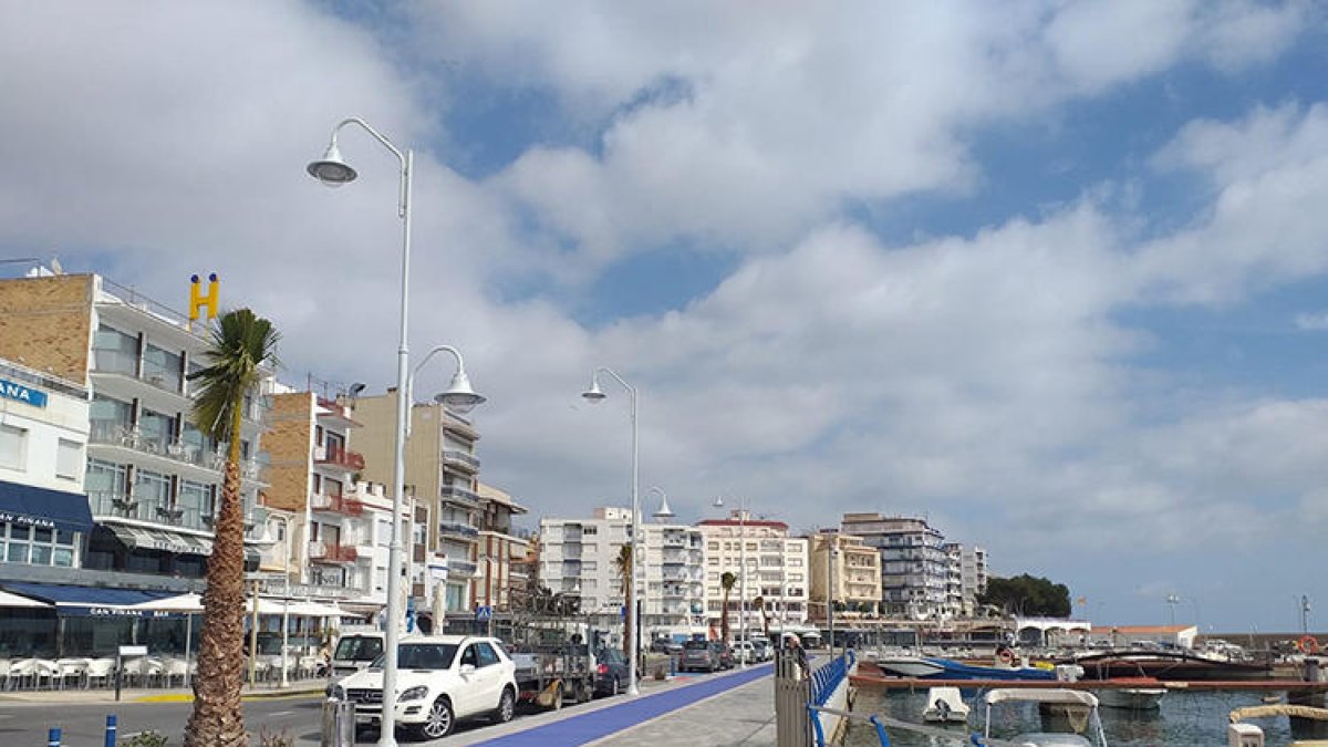 Comencen els treballs per millorar la mobilitat dels vianants al passeig Marítim de l'Ampolla