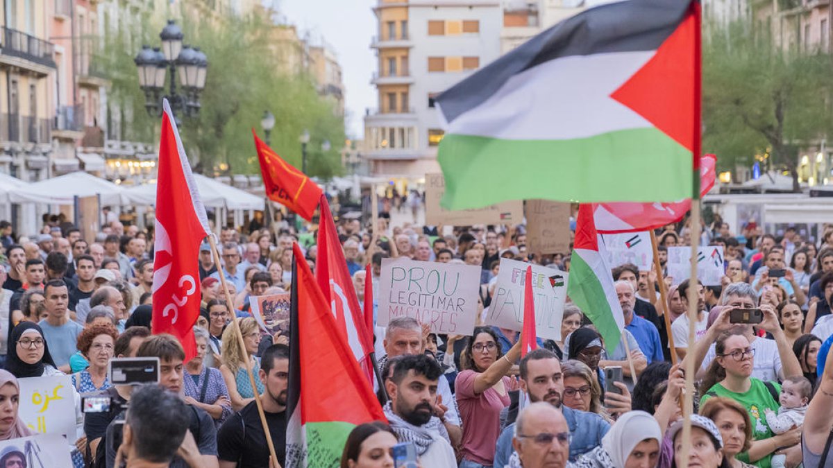Centenars de persones denuncien a Tarragona els atacs «indiscriminats» d'Israel sobre Gaza