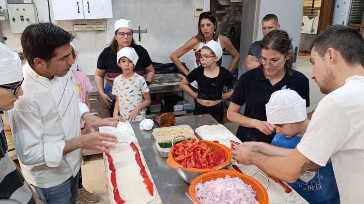 Infants amb autisme participen a un taller adaptat de coca amb recapte a Riudoms