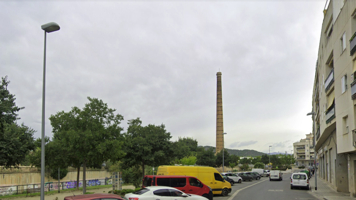 Veïns de la zona e la carretera de Valls del Vendrell denuncien que hi ha carrers on no funciona l'enllumenat públic