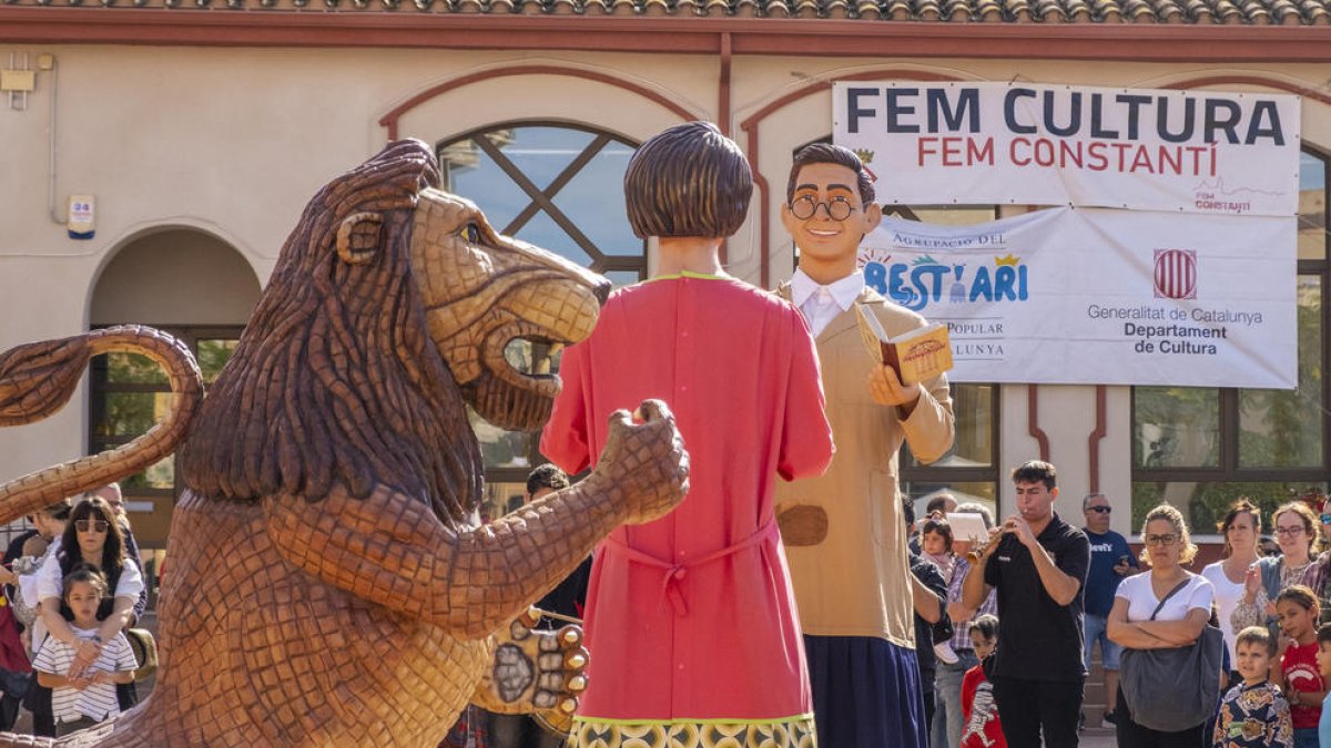 Constantí viu una gran festa de la cultura popular en una nova edició de la #veïnadragonina