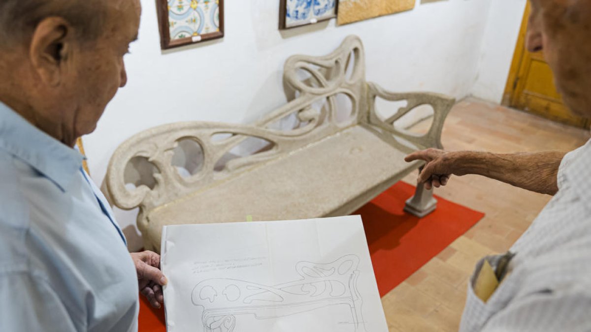 Los propietarios quieren que el banco de Gaudí vuelva a Reus para quedarse
