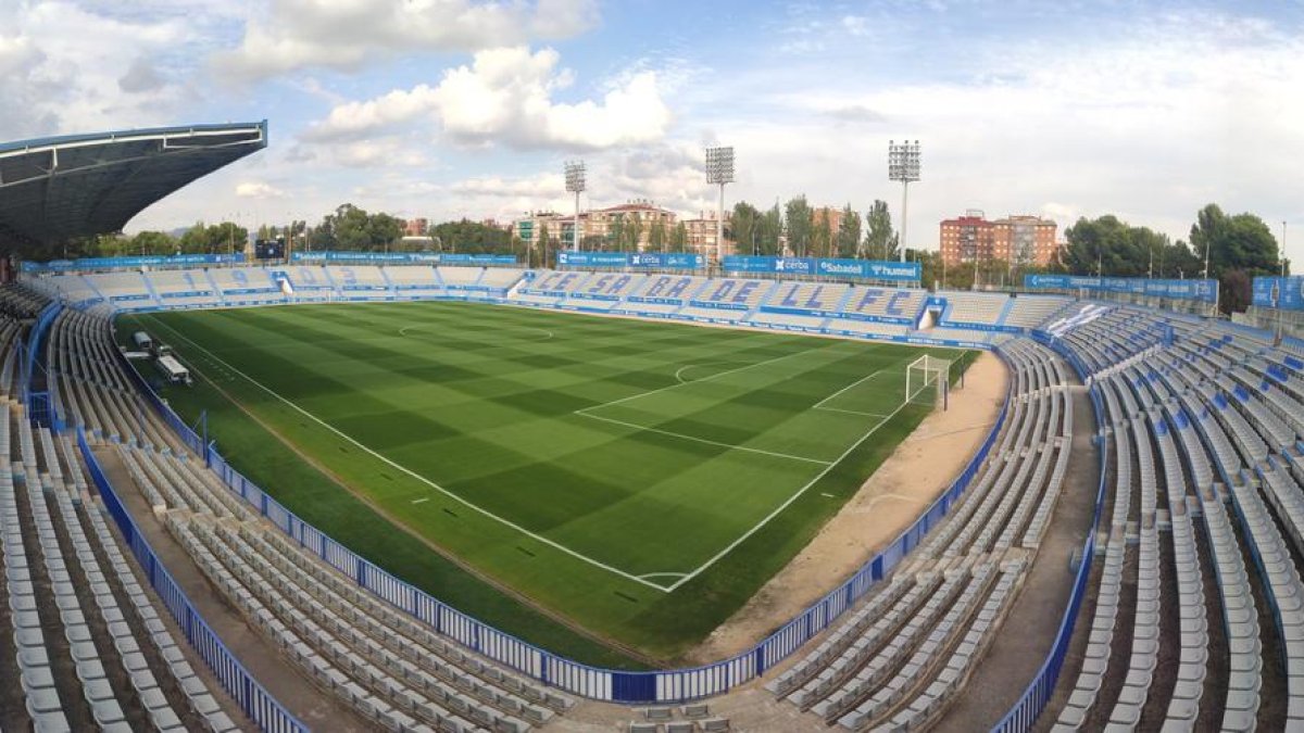 Detenidos mientras intentaban robar en el interior del estadio de la Nova Creu Alta de Sabadell