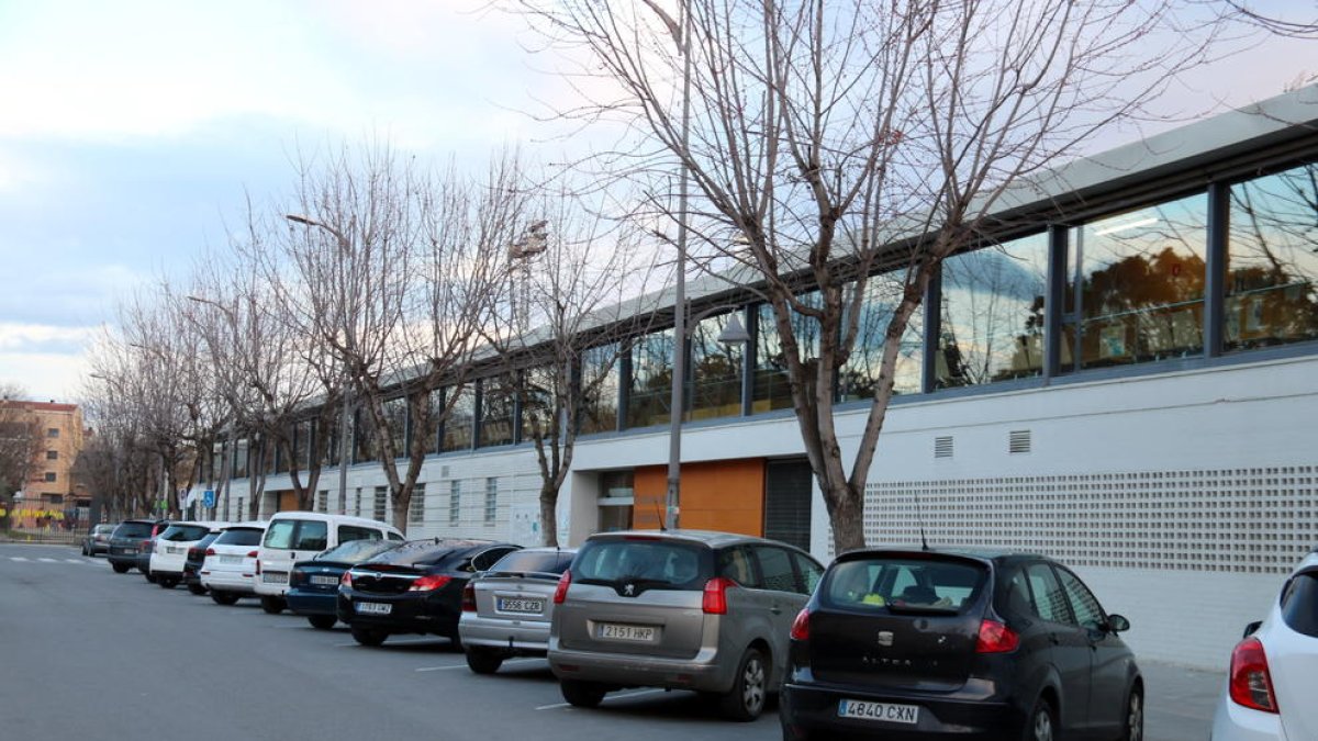 Un menor de 10 anys greu a Mollerussa després de penjar-se pel coll amb una corbata