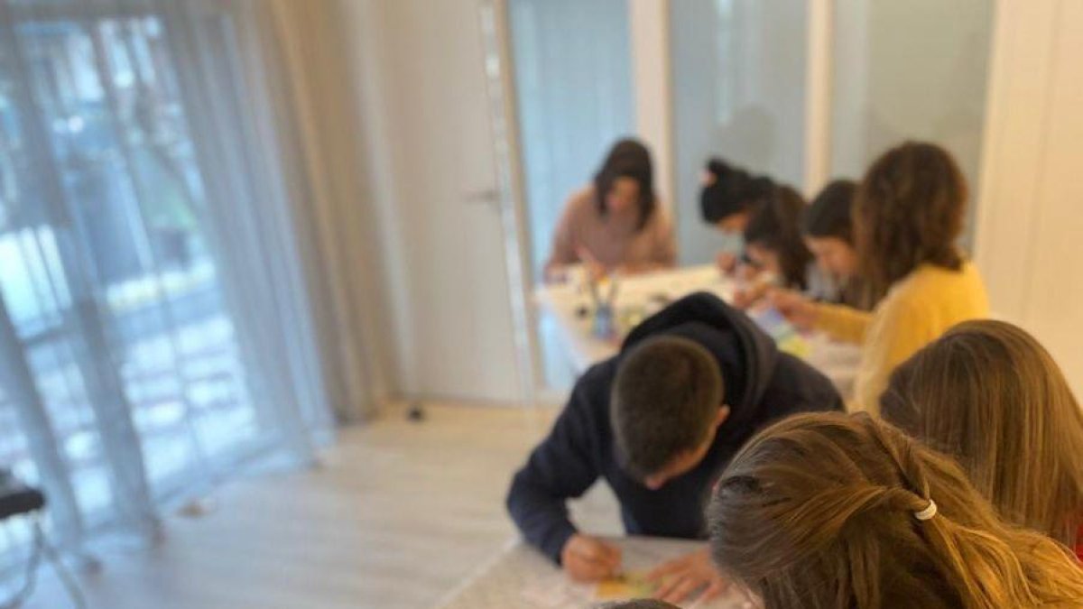 La magia del lettering y las acuarelas en la Sala Portal del Pardo del Vendrell