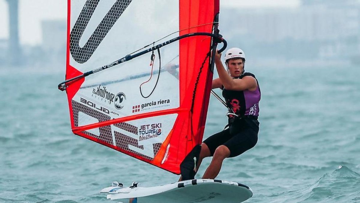 El salouense Sandro Portune del CN de Salou entre los mejores del mundo en la clase olimpica de iQFoil