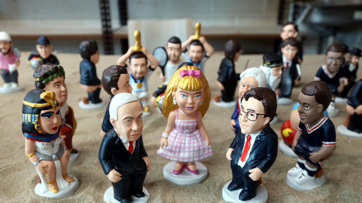 Salvador Illa, Barbie, Elon Musk, Mbappé, Taylor Swift, Cleòpatra i Marc Antoni, nous caganers d'aquest Nadal