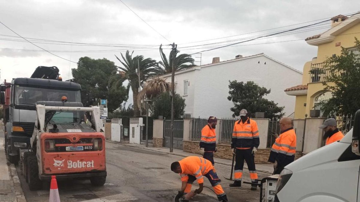 L'Ajuntament de Cambrils comença la campanya de reparació de calçades