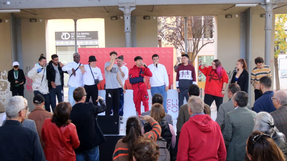 El programa de ayuda al bienestar emocional 'Ocell de Foc' atiende a 10.800 jóvenes durante el primer año