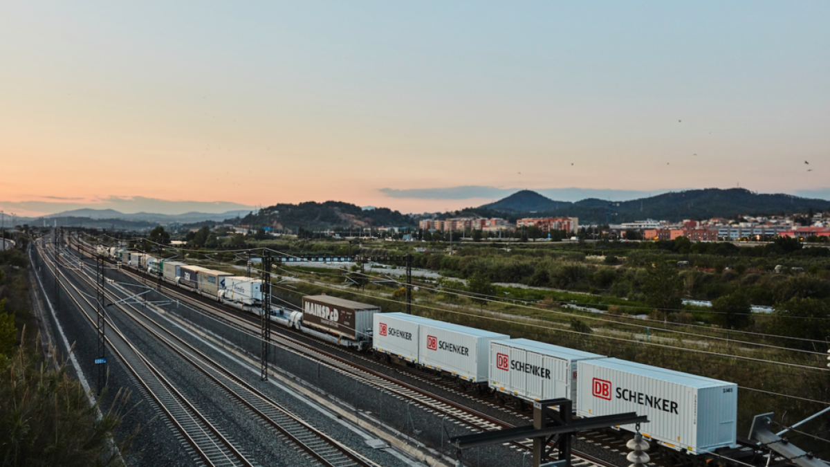 Adif impulsa el servei d'autopistes ferroviàries entre Saragossa i Tarragona