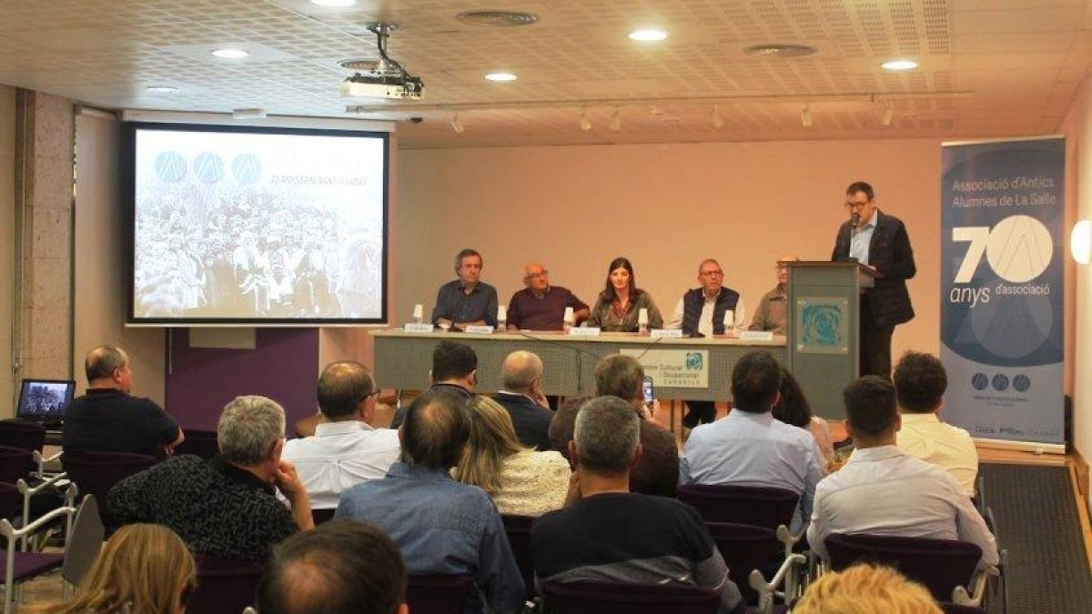 La AAA la Salle empieza los actos conmemorativos de su 70.º aniversario con una mesa redonda