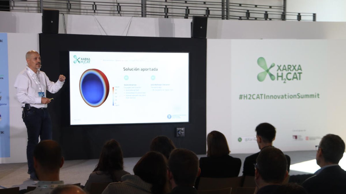 Experts es mostren partidaris d'usar ja hidrogen d'origen fòssil i no esperar el verd