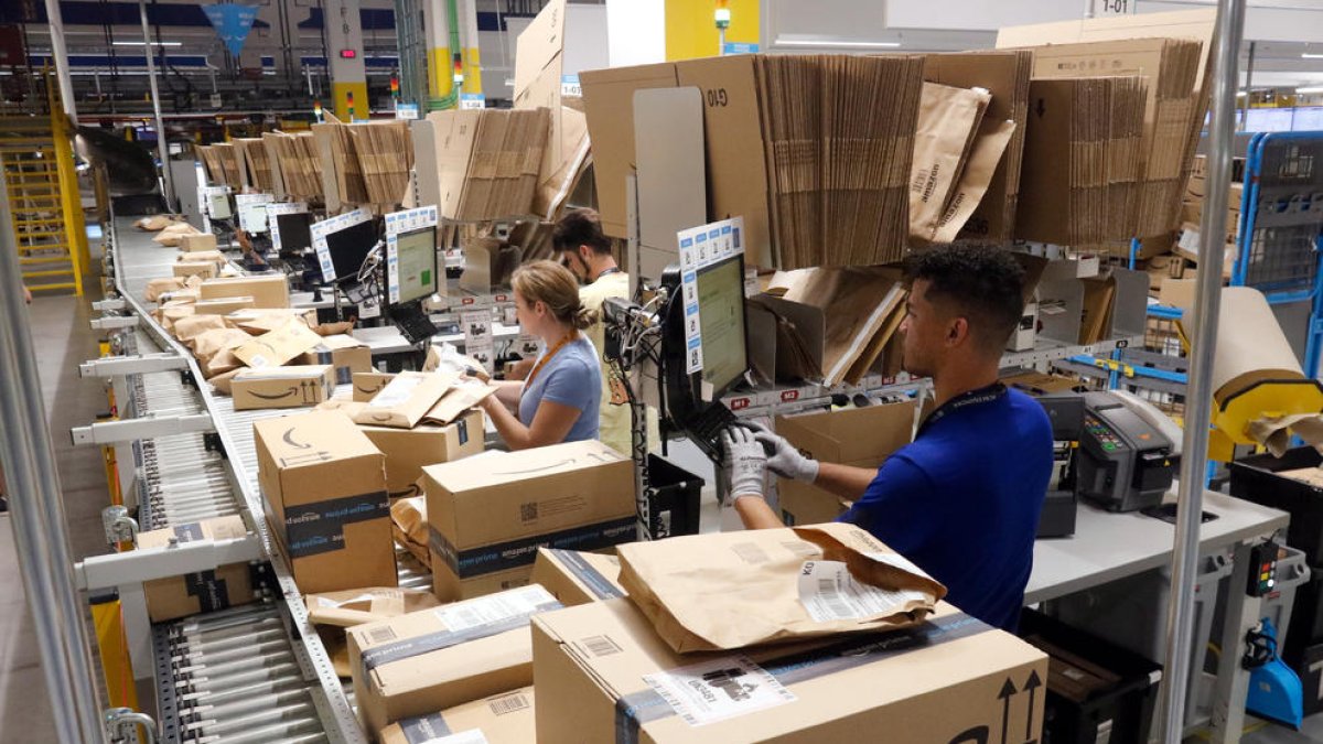 Convocada una vaga a Amazon durant el 'Black Friday' a tots els centres d'Espanya