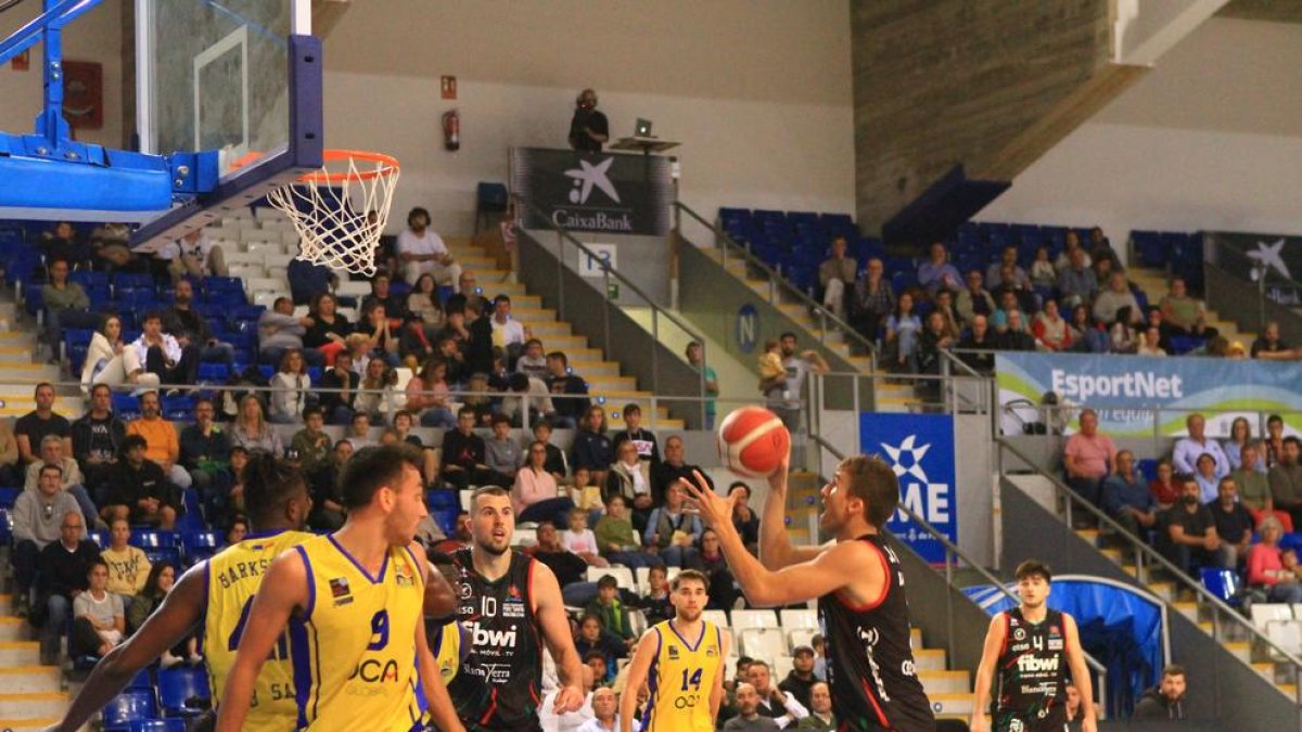 El CB Salou llama a la puerta de la parte alta de la clasificación