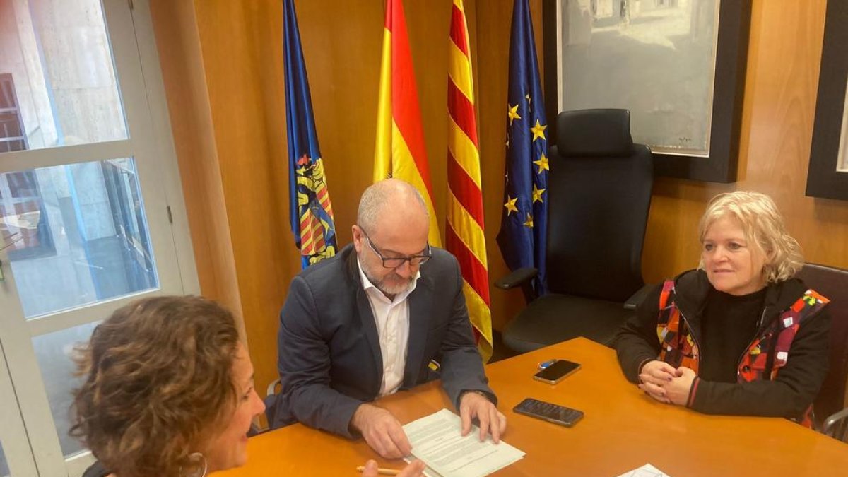 El Ayuntamiento de Cambrils y Comaigua firman el convenio de ayudas a personas con riesgo de exclusión social