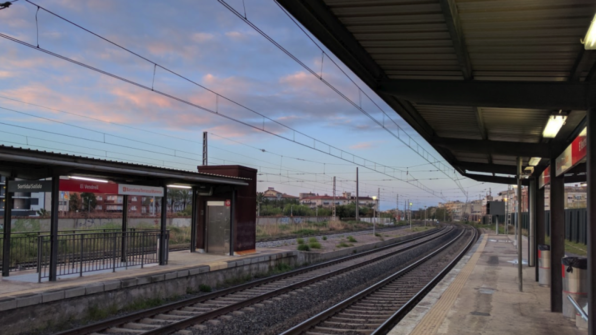 Restablecida la circulación en la R4 entre el Vendrell y l'Arboç después de retirar un tren averiado