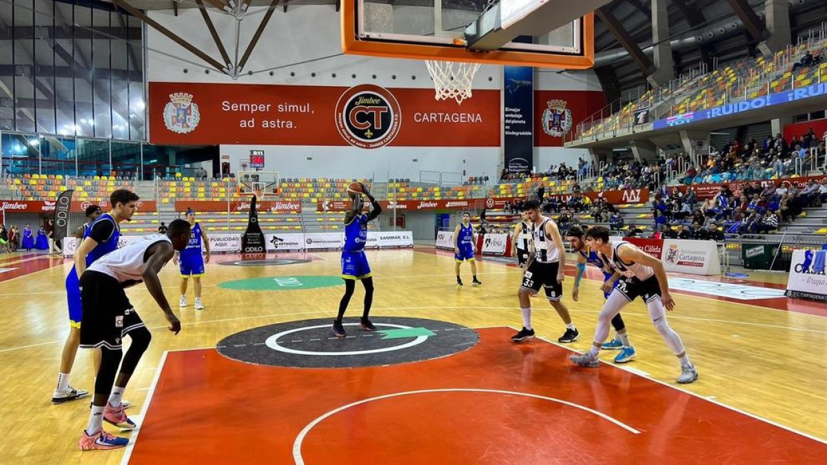 El CBT cae en la pista del Cartagena en el estreno de Jorge Serna (78-62)