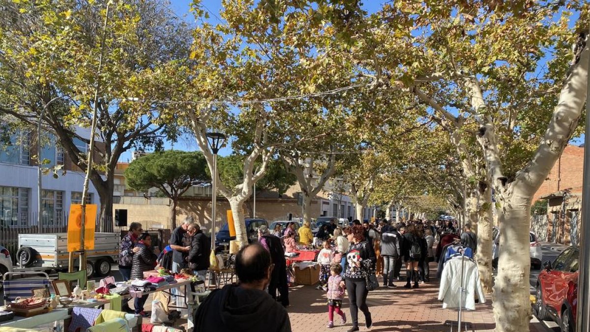 Més de 400 persones assisteixen al Mercat de segona mà del Morell