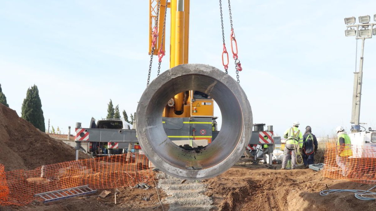 Govern i PDE recorden que el territori «no és amo» de l'aigua del CAT que podria enviar-se en vaixells a Barcelona